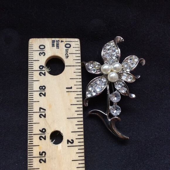 Diamond Flower brooch - Picture 6 of 6